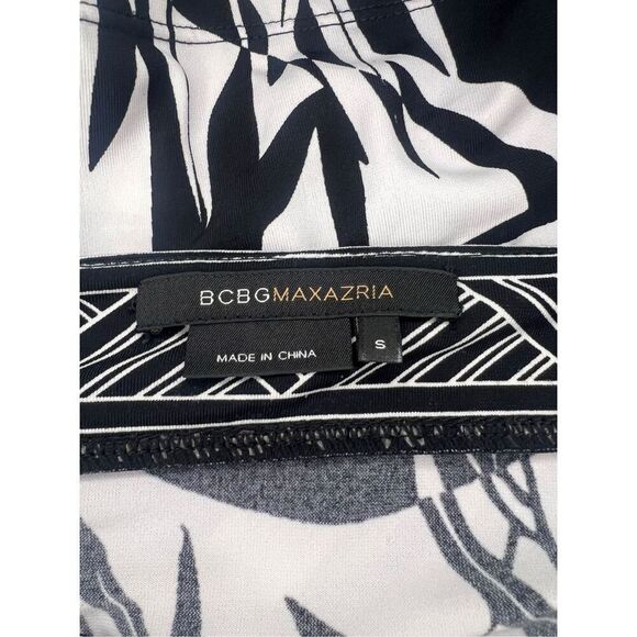BCBGMAXAZRIA Women’s Small Abstract Halter Top Black White Y2K - Picture 5 of 6